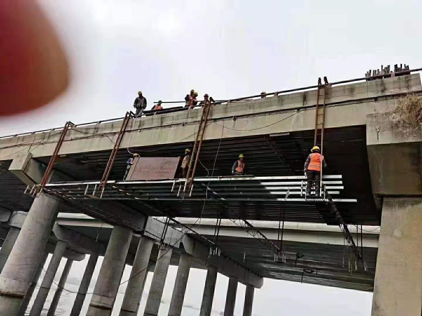 泰山预应力碳纤维板加固技术详解